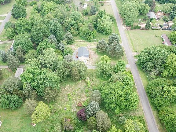 4th image of 730 Sportsman Dr