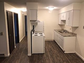2nd image of 901 SE Oralabor Rd #4