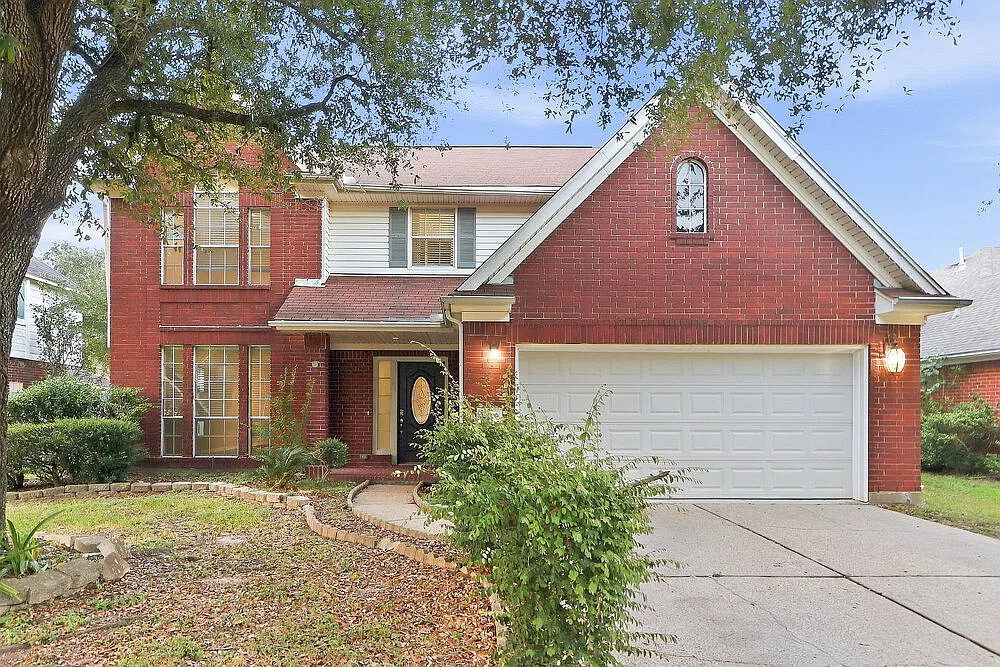 4 bed, 2.5 bath, 2348 sqft, $2,060 — Photo 1
