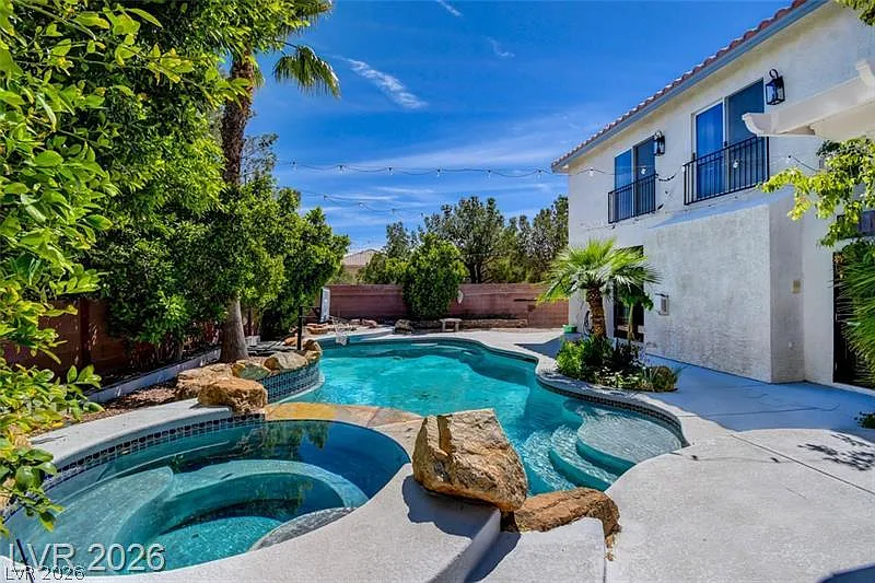 5 bed, 4.5 bath, 5160 sqft, $6,995 — Photo 2