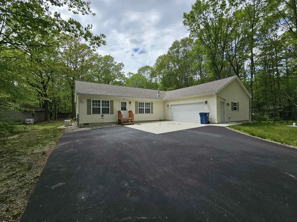 2655 W River Dr, Gladwin, MI 48624