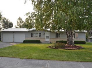 208 Hummingbird Ln, Shelley, ID 83274