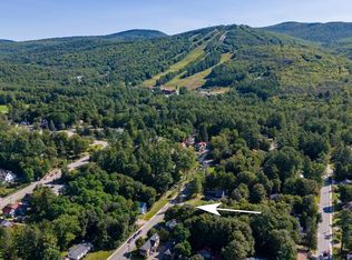 161 Seavey St, North Conway, NH 03860