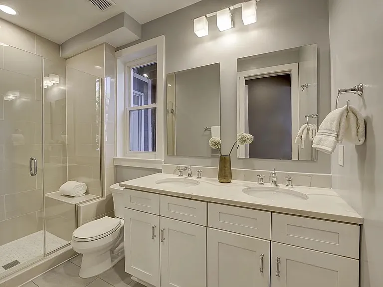 1308 L St SE #2 — Photo 8