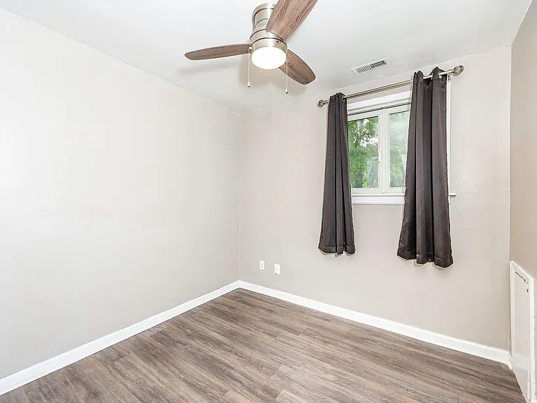 2506 Inman Ave — Photo 10