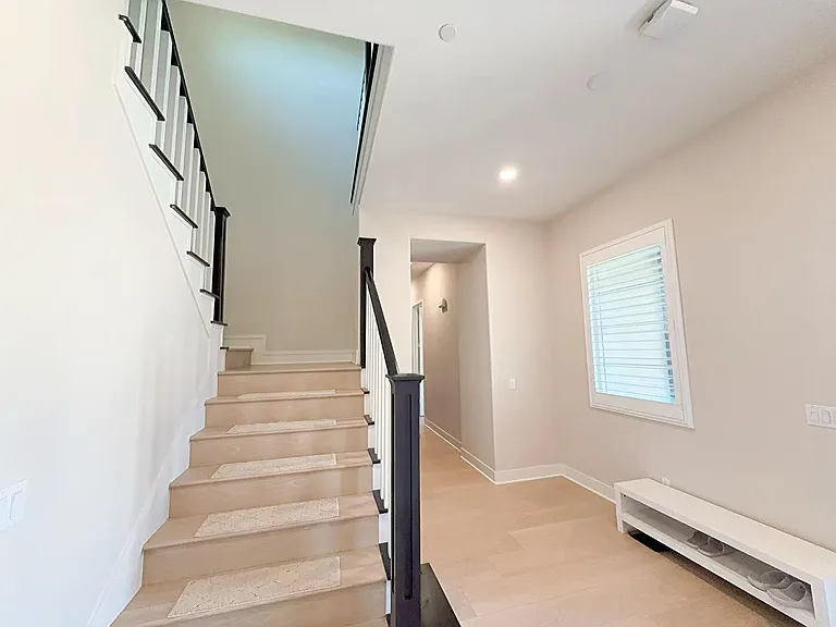 504 Cultivate — Photo 2