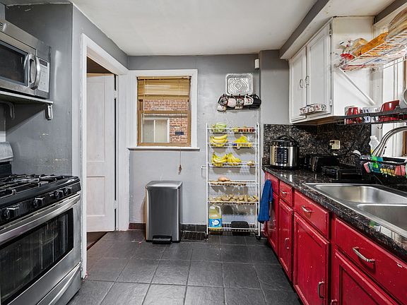 5th image of 3633 S 59th Ave