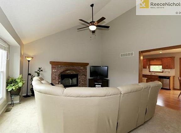 3rd image of 418 Fletcher Dr