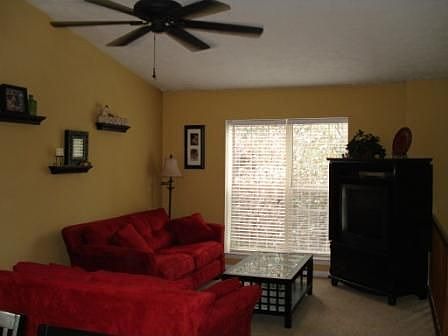 Great room (vaulted ceilings!)