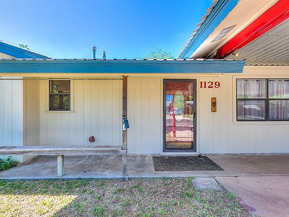 4th image of 1129 E 24th 1/2 St
