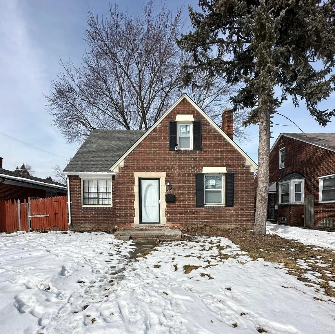 4 bed, 1048 sqft, $1,500 — Photo 1
