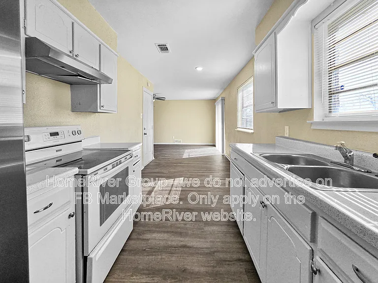 7453 Darien St — Photo 9