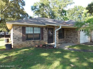 1400 White St #E, McComb, MS 39648