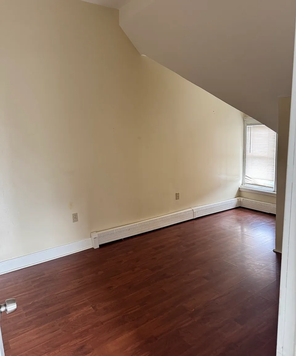 488 William Street — Photo 2