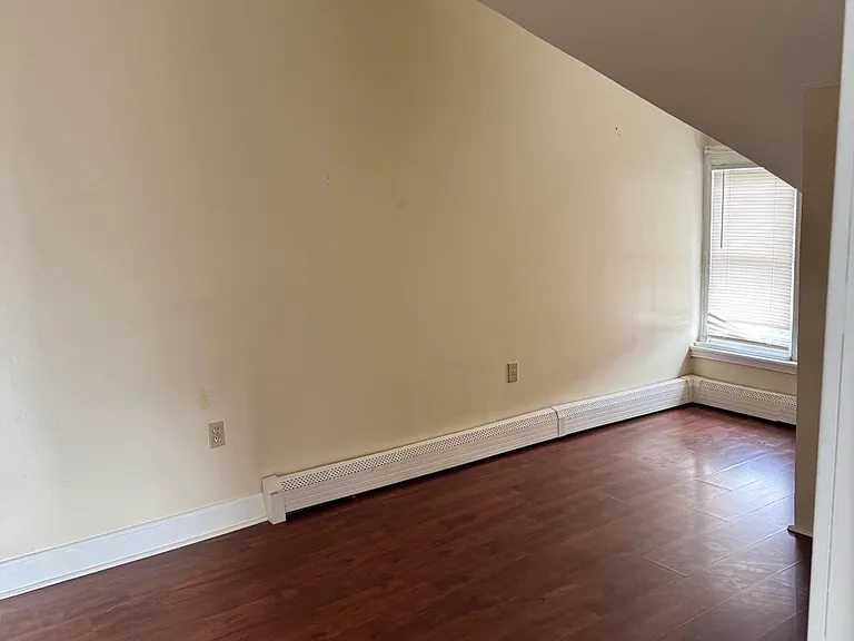 488 William St #3 — Photo 2