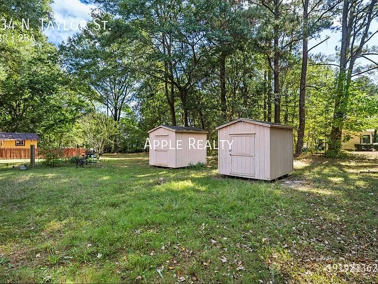 834 N Taylor St — Photo 14
