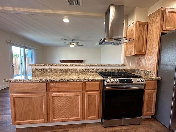 3rd image of 1138 S Sunset Dr