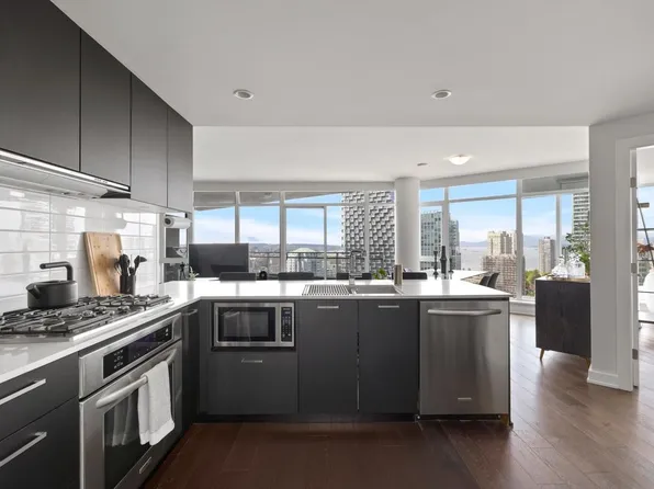 1372 Seymour St #2601, Vancouver, BC V6B 0L1