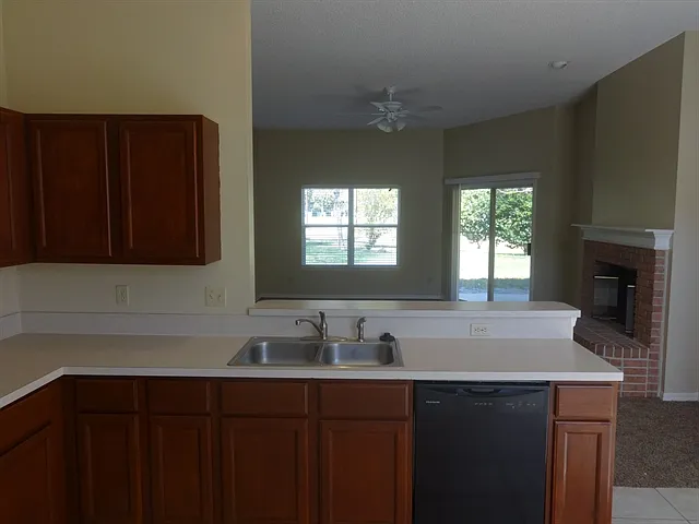 845 Brookstone Ct — Photo 3