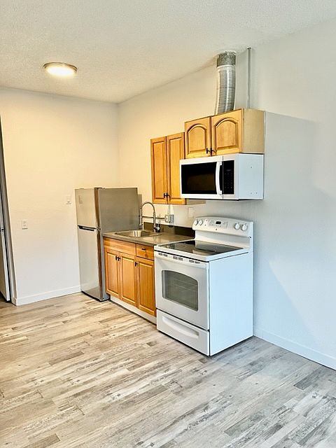 1st image of 5420 S Tacoma Way #4