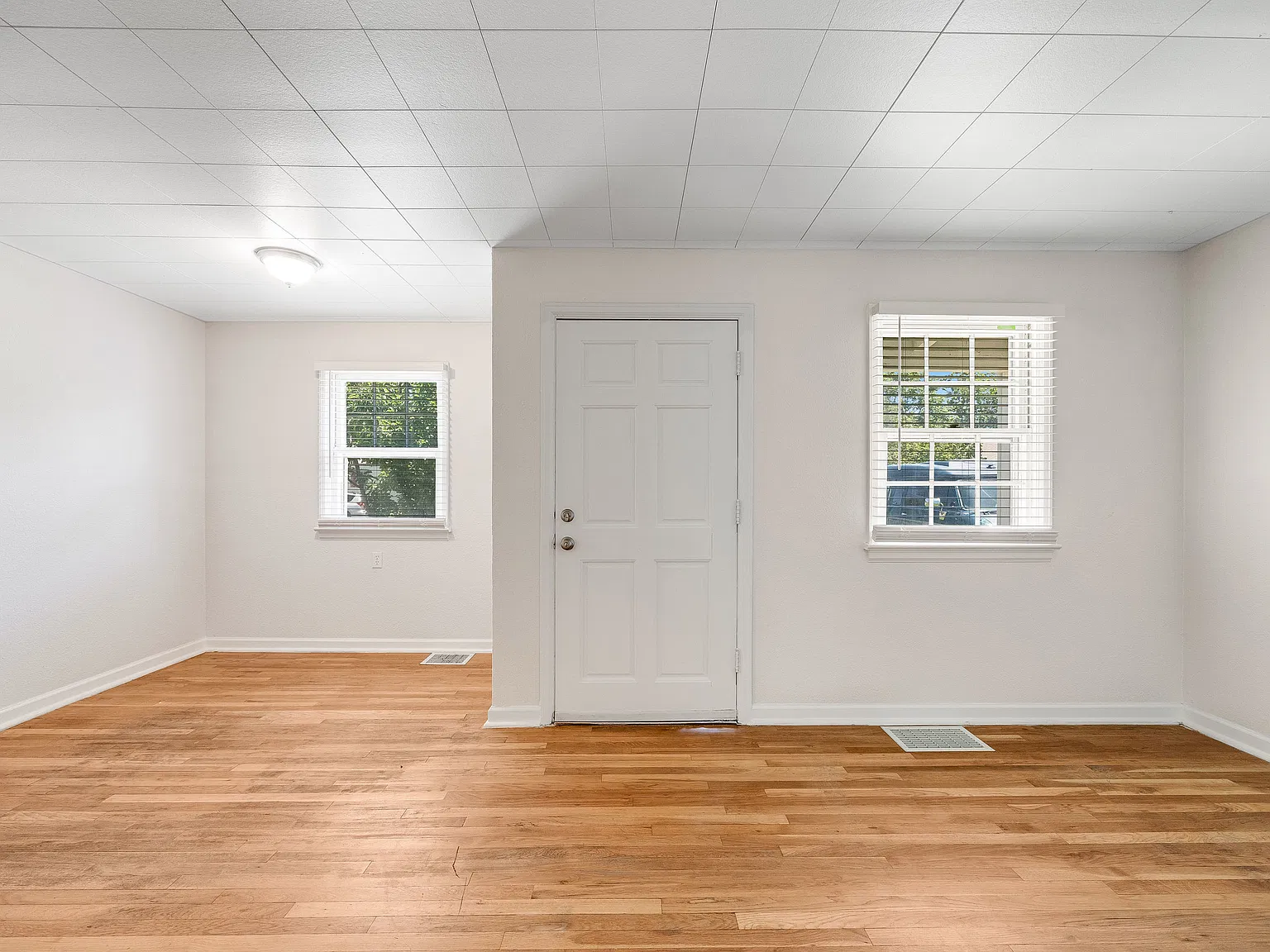 4 bed, 1480 sqft, $2,495 — Photo 3