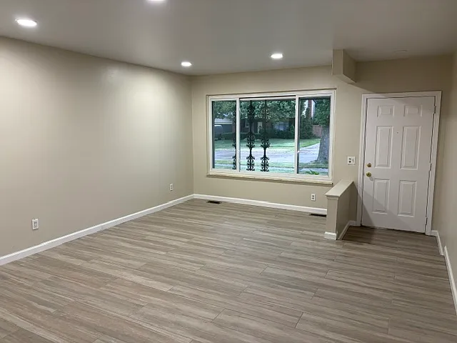 36145 Almont Dr — Photo 3