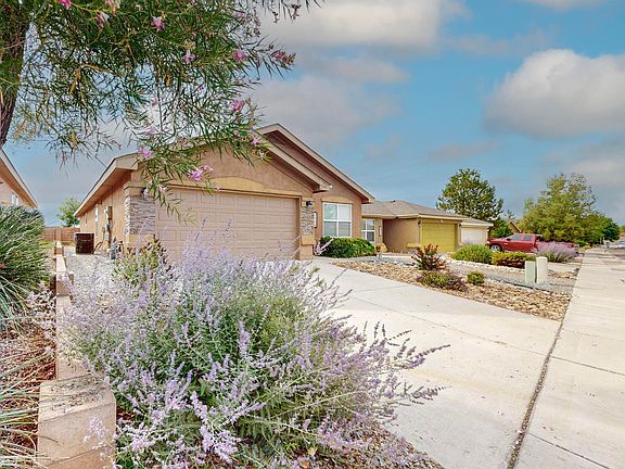 3rd image of 9609 Mogollon Dr NW
