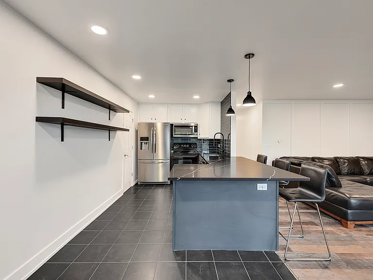 6023 Forest View Rd #1E — Photo 7