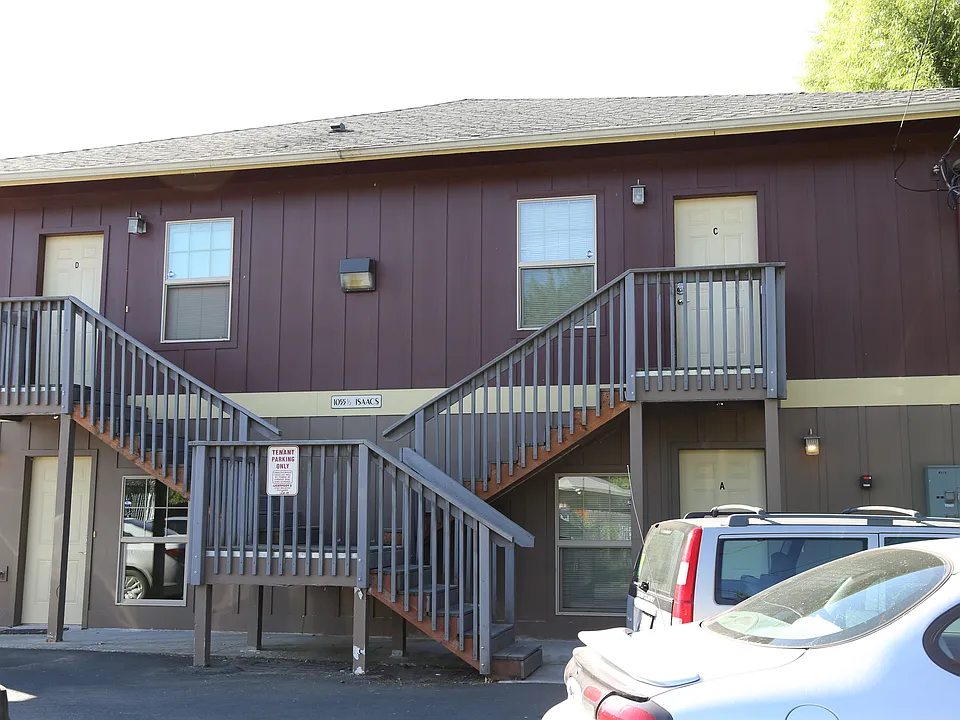 1055 1/2 E Isaacs Ave #C