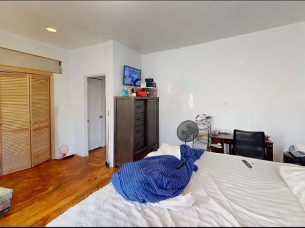 360 East 26th Street image 5 of 11