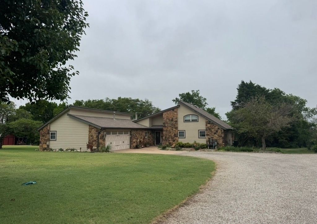 3879 N Prentice Rd - Property Image