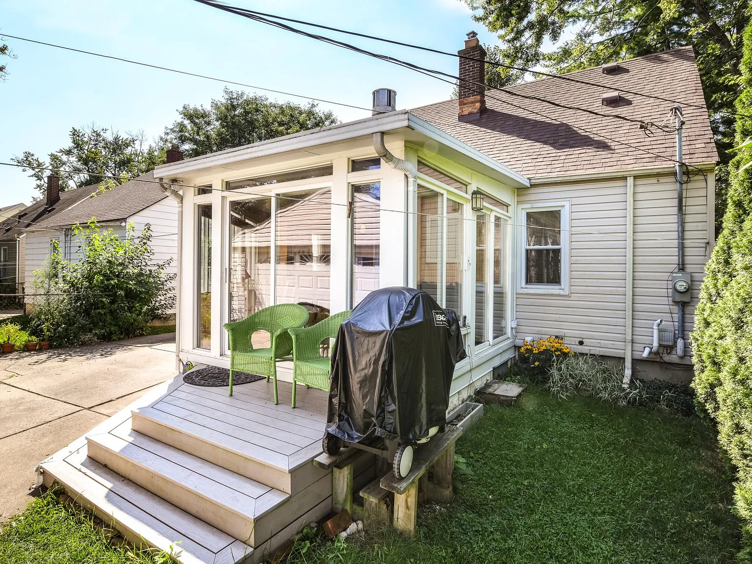 2201 Harwood Ave — Photo 4