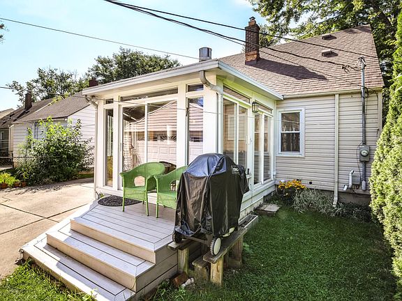 4th image of 2201 Harwood Ave