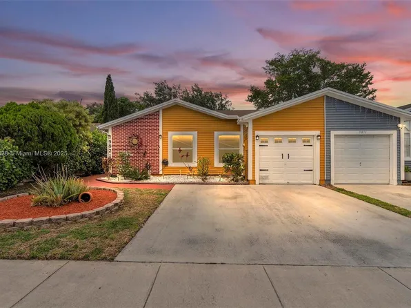 9821 W Fern Ln, Miramar, FL 33025
