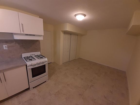 5th image of 319 Finley Ave