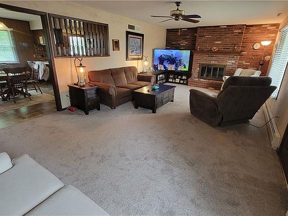 4th image of 525 Brown Circle Dr