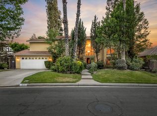811 E Country View Cir, Fresno, CA