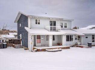 909 8th St, Cold Lake, AB T9M 1H7