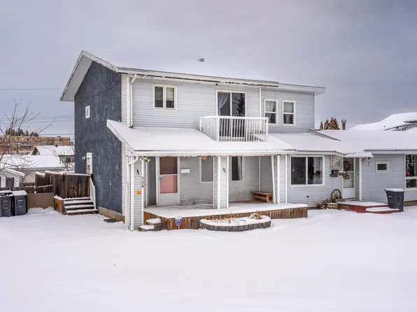 909 8th St, Cold Lake, AB T9M 1H7