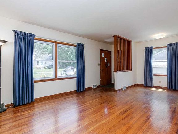 4th image of 630 Lincoln Ct