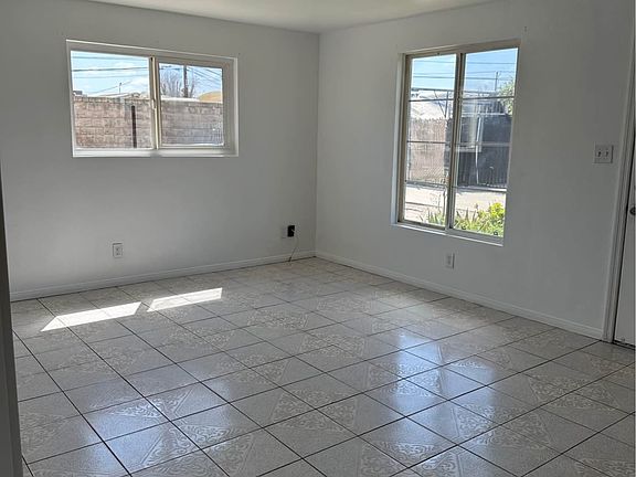 3rd image of 3275 Nyeland Ave #3275