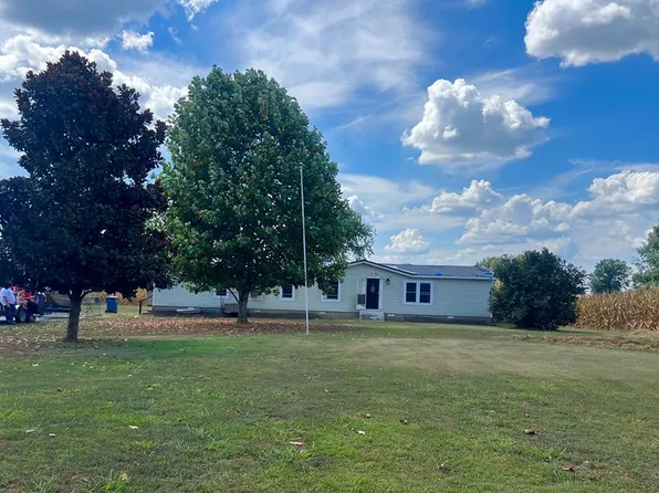 805 S Red McCorkle Rd, Martin, TN 38237