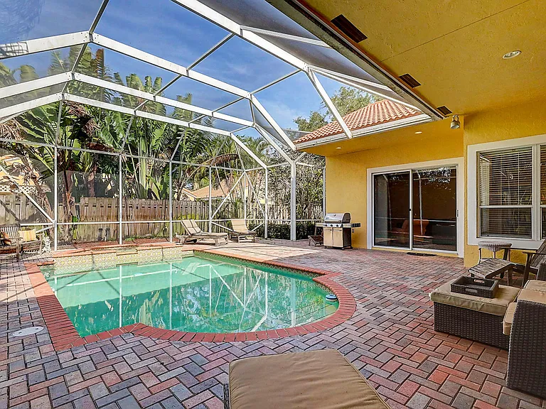 10207 Allamanda Blvd — Photo 39