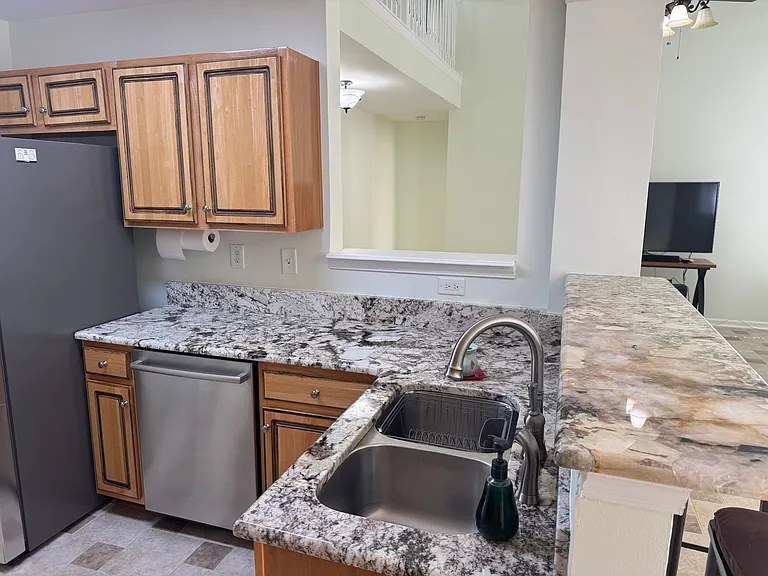 136 Madelia Pl — Photo 14