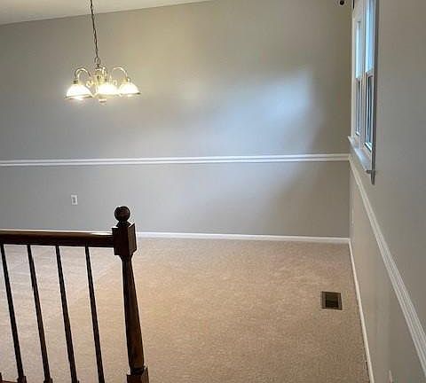 3rd image of 222 Cummings Dr