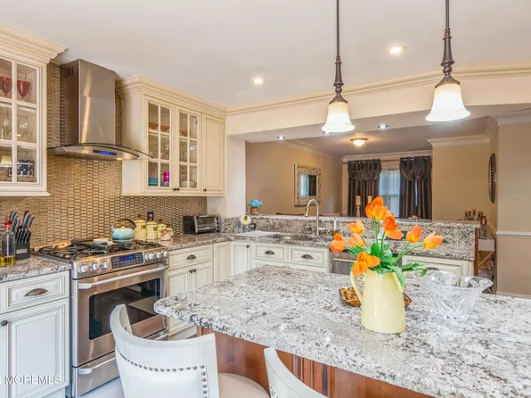 5 Exeter Court #3005, Sayreville, NJ 08872