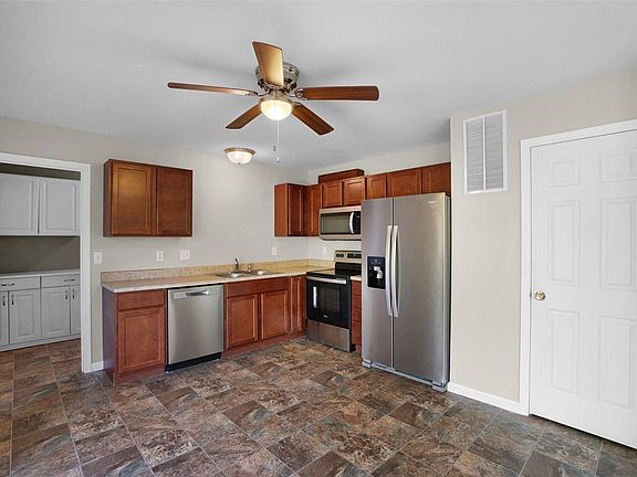 5th image of 3837 Dorchester Ct