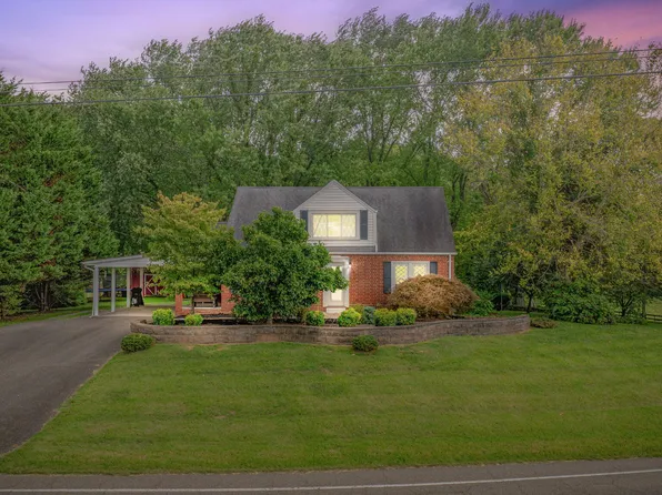 2235 Rock Springs Rd, Kingsport, TN 37664