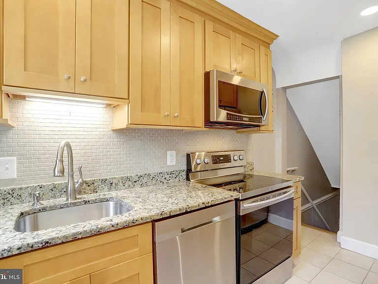 3267 S Stafford St — Photo 1