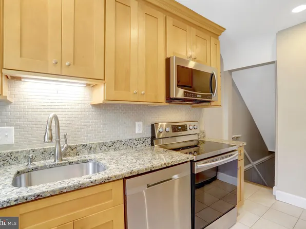 3267 S Stafford St, Arlington, VA 22206